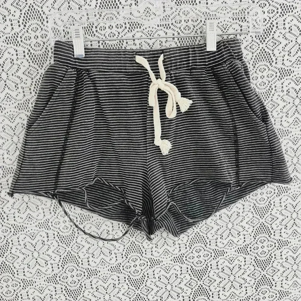 POL striped pull on ripped shorts women's S